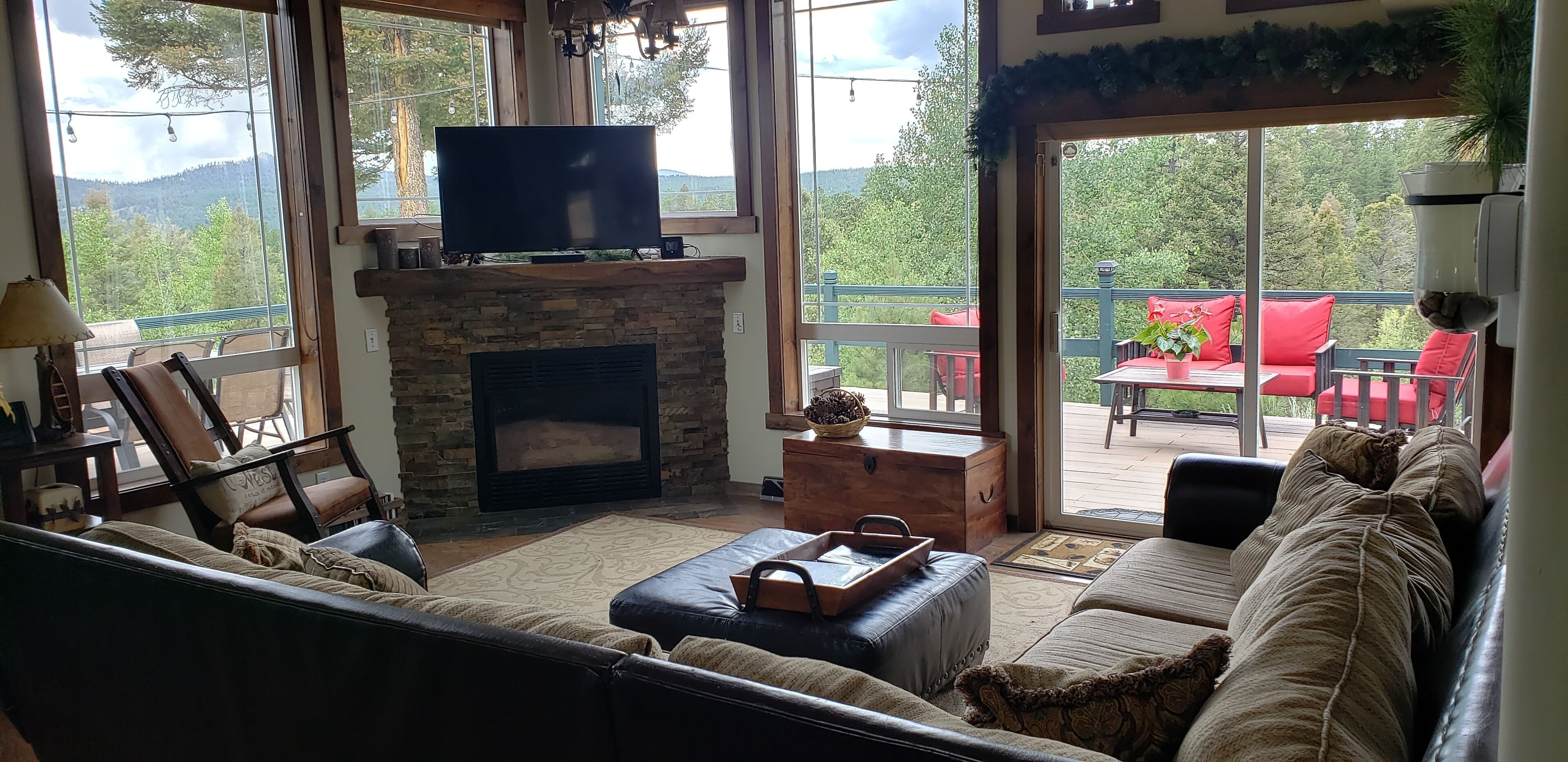 Smart TV, fireplace, Netflix, DVD player