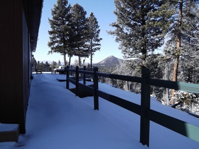 Serenity now! Hot tub, Beautiful mtn views, Massage chair, & Steam shower