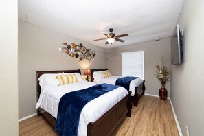 3 dormitorios, tabla de planchar con plancha, wifi gratis y ropa de cama