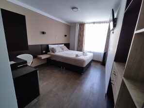 1 bedroom, desk, laptop workspace, blackout drapes