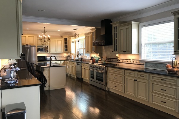 Frigorífic, microones, placa de cuina i rentaplats