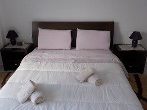 2 bedrooms, desk, soundproofing, iron/ironing board