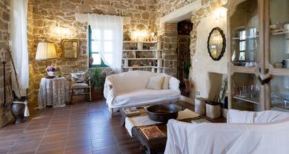 VILLA WITH PRIVATE POOL AND JACUZZI WHIRLPOOL 10 MINUTES FROM THE BEACHES