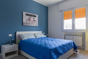 3 bedrooms, desk, iron/ironing board, WiFi
