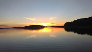 Plage à proximité, chaises longues