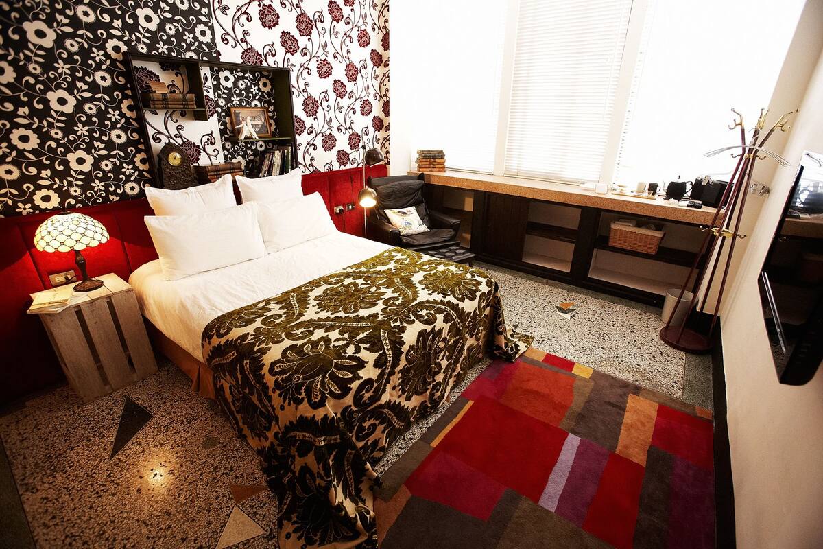 Premium bedding, blackout curtains, free WiFi, bed sheets