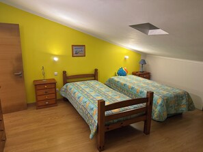 3 bedrooms, in-room safe, iron/ironing board, WiFi