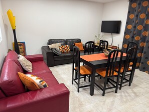 Flat-screen TV - 3 Bed Apartment in Santa Cruz (Torres Vedras)