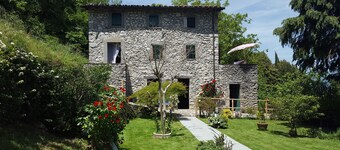 Large 3 bedroom villa, private pool, gym, WiFi, nice garden, walk to restaurant