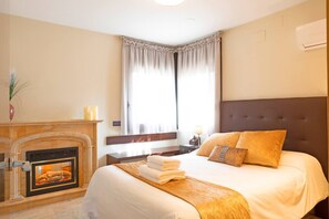 5 多间卧室、办公桌、熨斗/熨衣板、旅行婴儿床