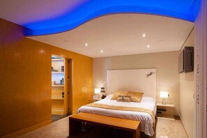 5 bedrooms, iron/ironing board, travel crib, WiFi - La Cantera Rural Spa (Vinaixa)