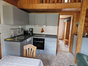 Réfrigérateur, four, plaque de cuisson, lave-vaisselle