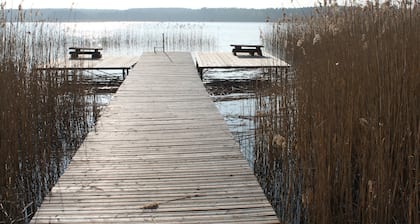 Comfortable Sweden house, bathing beach at the lake, entrance to Müritz National Park