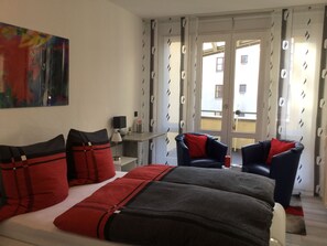 1 habitación, tabla de planchar con plancha, wifi gratis y ropa de cama 