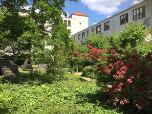 Property grounds - TOP location - near Kudamm-FEWO EXKLUSIV with underground parking space (Berlin)