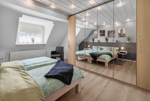 FeWo Galliet 2: 77qm, 12qm Dachterrasse, 2 SZ, ruhig & Messe-Nähe