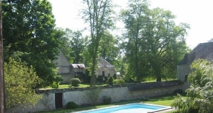 Típica casa en el medio del bosque. piscina privada. 4 *
