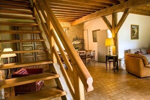 Fernseher, Kamin, DVD-Player, Tischtennisplatte
