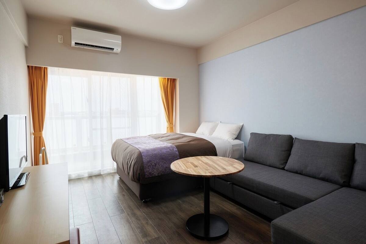 Premium Double Room, Non Smoking | Meja, Wi-fi percuma, dihias secara berasingan 