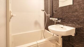 Combined shower/tub, deep soaking tub, rainfall showerhead