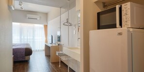 Individually decorated, individually furnished, desk, free WiFi - Michi Tabi Hotel Yomitan (Yomitan)