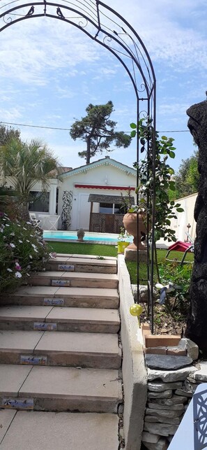 Property grounds - Riviera apartment 80 m2 sea view with pool (Fréjus)