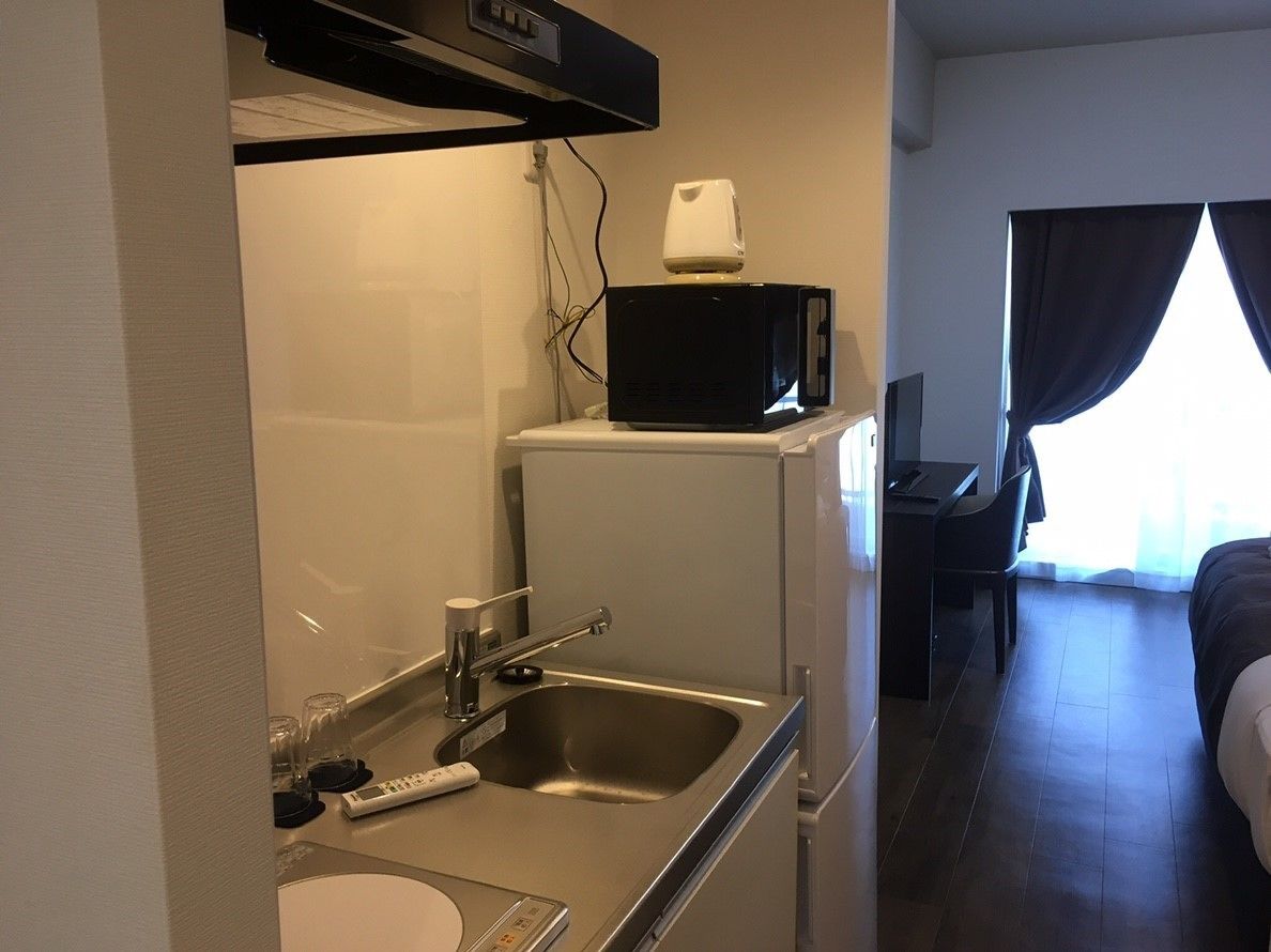 Fridge, microwave, stovetop