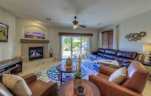 TV connectée, cheminée, espaces bureaux