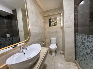 Triple Room | Bathroom