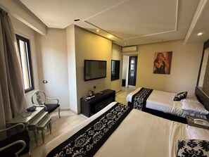 Verdunkelungsvorhänge, kostenloses WLAN, Bettwäsche