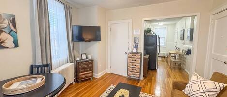 智能电视、办公室