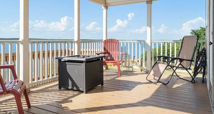 Back of the Moon at CrossTimbers Marina