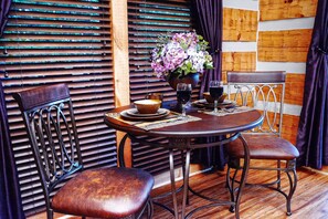 Dining - Stairway to Heaven, Secluded, Elegant, Romantic, Breathtaking Views, Easy Access (Sevierville)