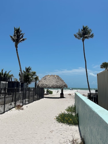 Welcome to Santa Maria 310, a little piece of Paradise!