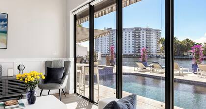 STUNNING - ON THE WATER!! - HEATED POOL - HOT TUB - WALK TO BEACH