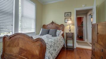 2 makuuhuonetta, silitysrauta/-lauta, Wi-Fi, vuodevaatteet