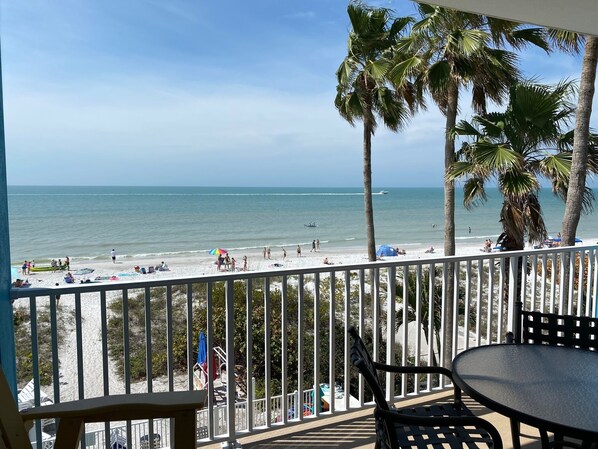 Property grounds - NEW Beachfront Condo, 2/2, Balcony, Heated Pool, INDIAN ROCKS BCH, Unit 303 (Indian Rocks Beach)