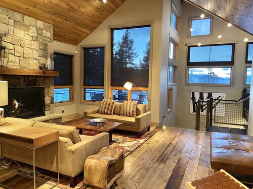 Slopeside at Granby Ranch & Near RMNP. Ski in/out custom home with epic views
