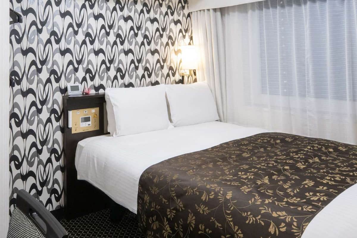 Standard Room For 2 guests | Desk, blackout curtains, soundproofing, iron/ironing board