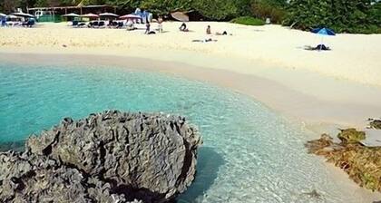 SPECTACULAR BEACHFRONT 180° OCEANVIEW ORIENTBEACH POOL - YOU TOUCH THE SAND !