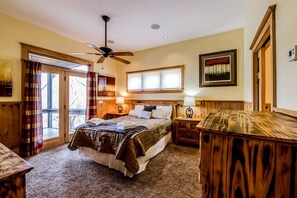 5 bedrooms, iron/ironing board, travel cot, free WiFi - The Grey Heron House (Blue Ridge)