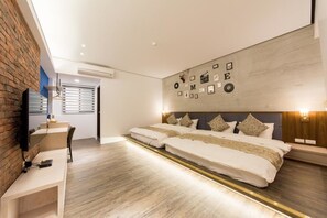 四人房 | 办公桌、笔记本电脑工作区、隔音、免费 WiFi