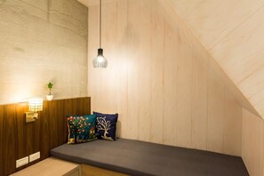 四人房 | 办公桌、笔记本电脑工作区、隔音、免费 WiFi