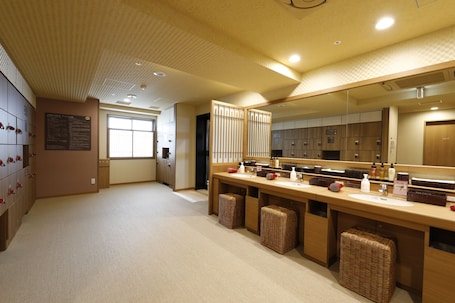 Hot springs. Dormy Inn Maebashi Natural Hot Spring