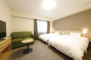 In-room safe, desk, blackout drapes, soundproofing - Dormy Inn Maebashi Natural Hot Spring (Maebashi)