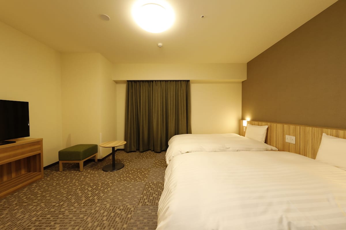 In-room safe, desk, blackout drapes, soundproofing
