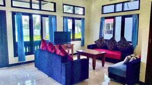 Big Beach House | Living area