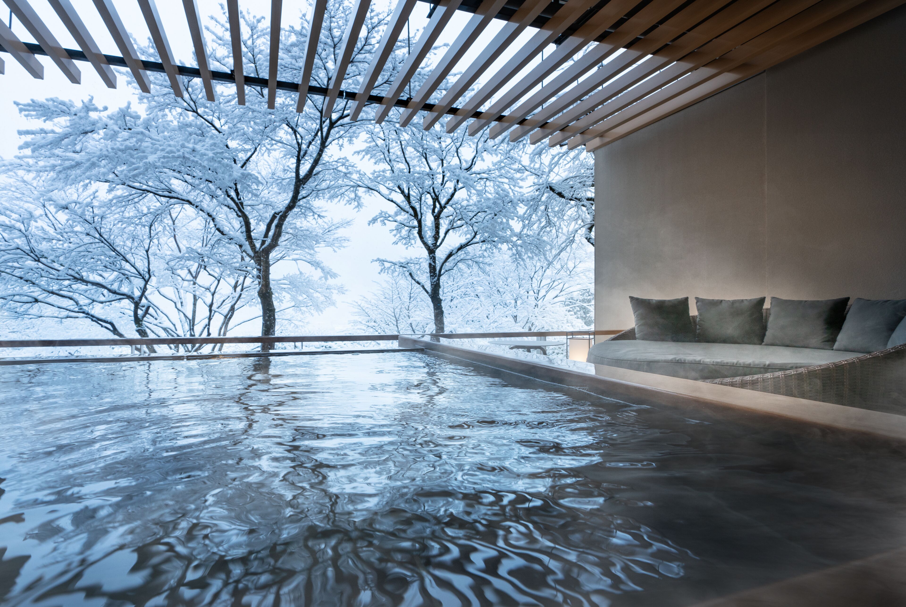 ห้องทราดิชันนัล (Japanese-style, w/ Outdoor Bath, RC3) | ผ้านวมขนเป็ด, ตู้นิรภัยในห้องพัก, ห้องพักตกแต่งอย่างมีเอกลักษณ์