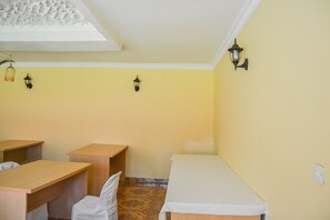 Café da manhã, almoço e jantar; local e internacional