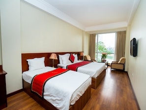 Executive Family Room | Egyptian cotton sheets, premium bedding, memory foam beds, in-room safe